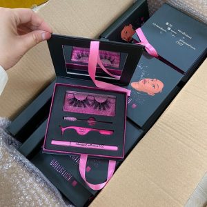 Wholesale eyelash vendors